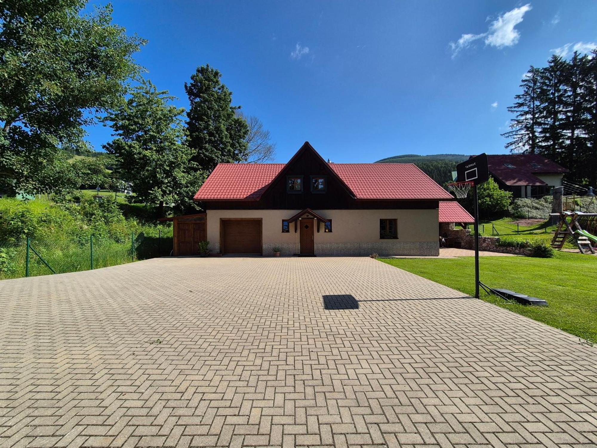 Chalet 18 *